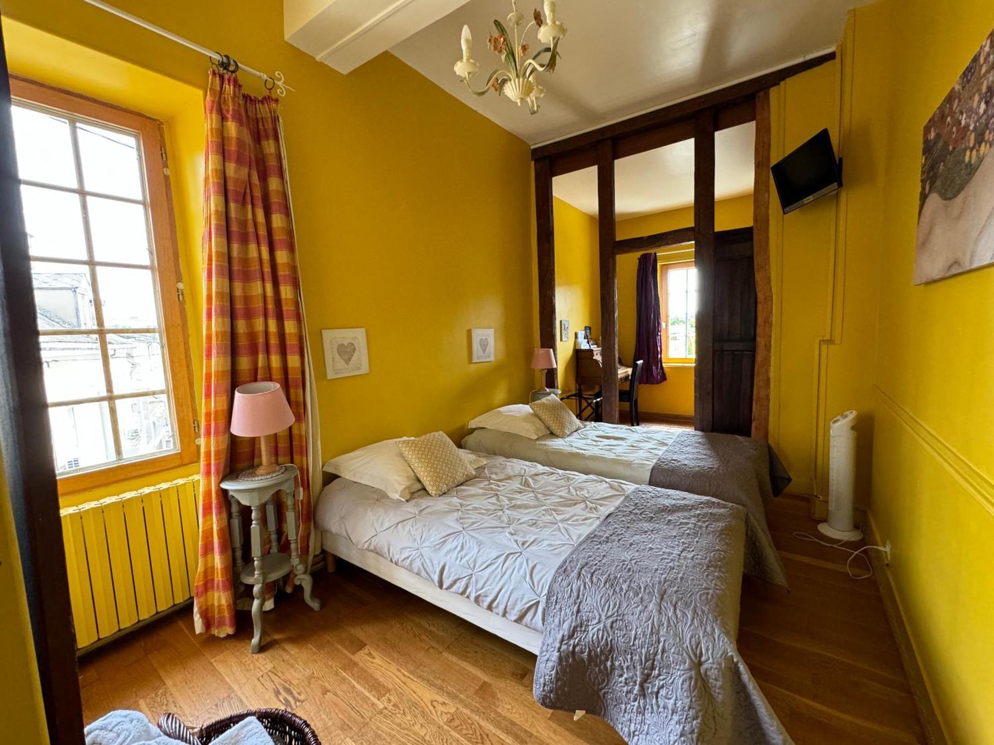 Domaine Borgnat Bed & Breakfast Escolives-Sainte-Camille Exterior photo